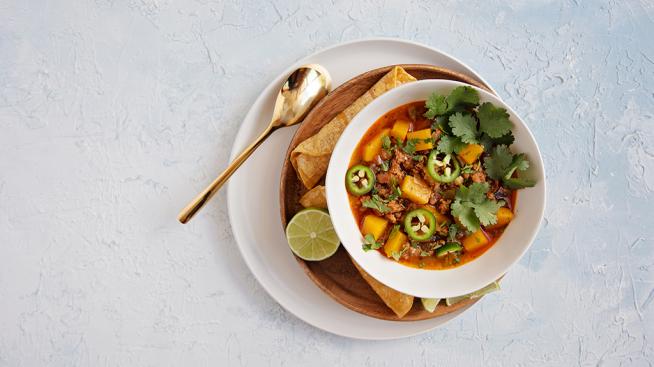 Image https://www.naturalgrocers.com/sites/default/files/styles/search_card/public/media_images/14709_Sausage_and_Butternut_Squash_Chili_Verde_Web_Recipe_Feature_1024x587.jpg?itok=kqaJjC61